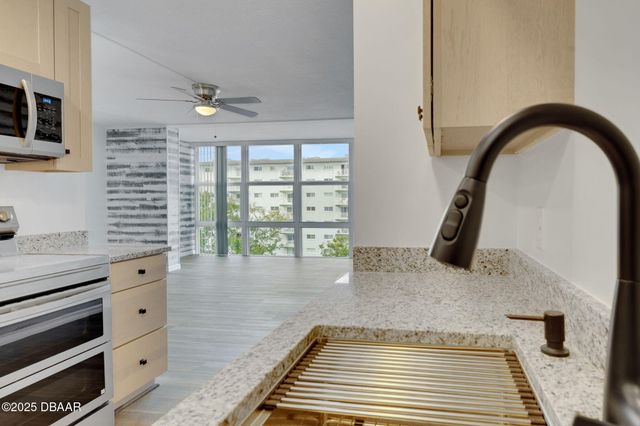 1224 S Peninsula Dr Apt 621, Daytona Beach, FL 32118