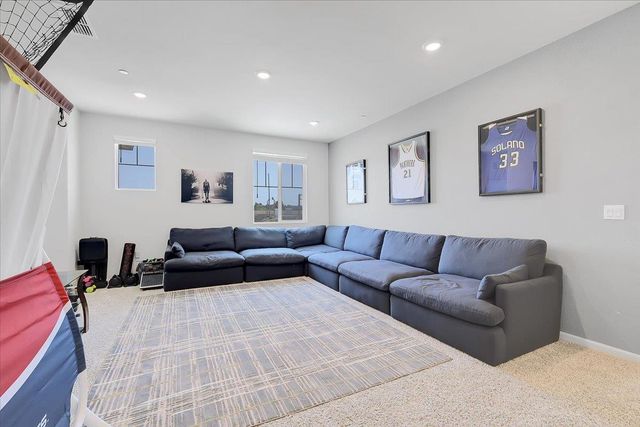 794 Berryessa Way, Olivehurst, CA 95961