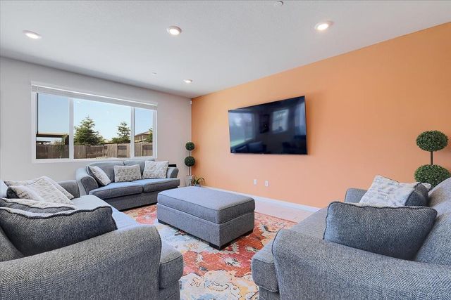 794 Berryessa Way, Olivehurst, CA 95961