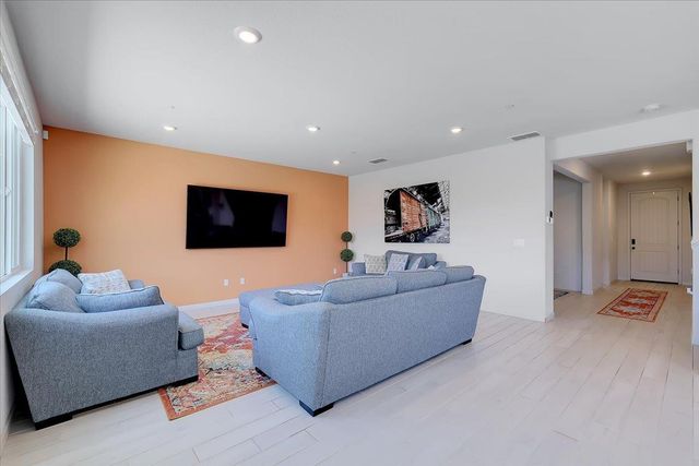 794 Berryessa Way, Olivehurst, CA 95961