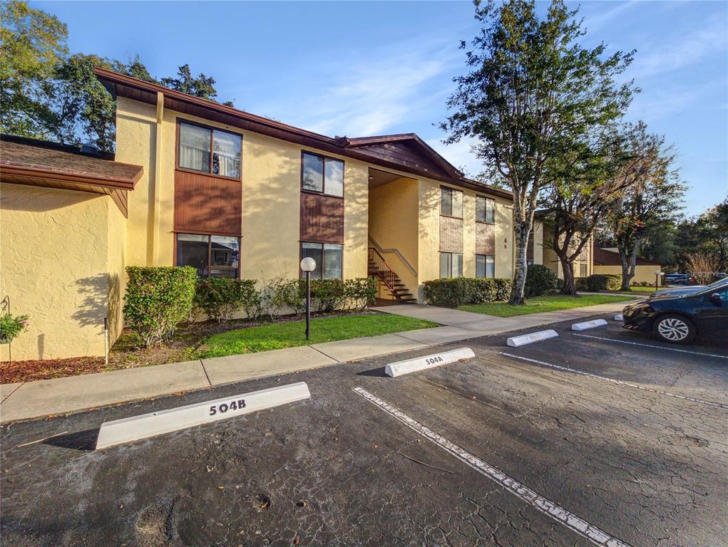 Image 3 of property listing at 504 SILVER COURSE A, Ocala, FL 34472