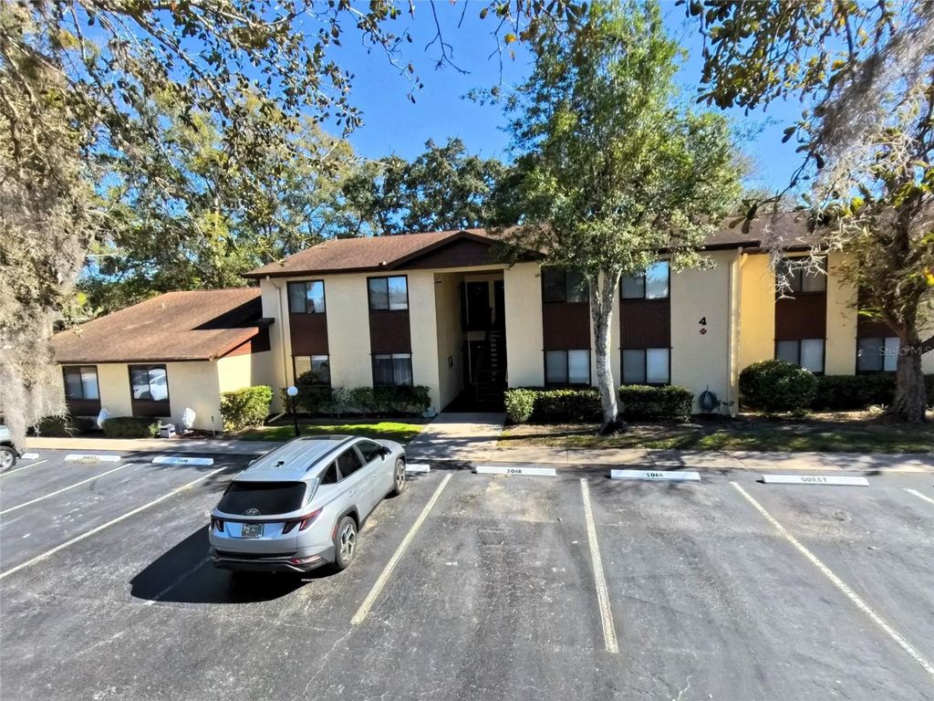 Image 4 of property listing at 504 SILVER COURSE A, Ocala, FL 34472