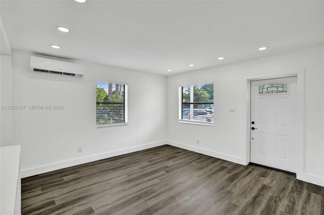 733 NW 15th Ter, Fort Lauderdale, FL 33311