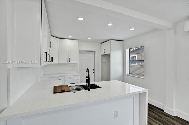 733 NW 15th Ter, Fort Lauderdale, FL 33311