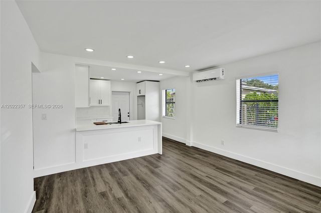 733 NW 15th Ter, Fort Lauderdale, FL 33311
