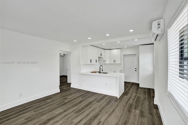 733 NW 15th Ter, Fort Lauderdale, FL 33311
