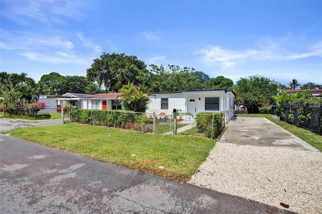 733 NW 15th Ter, Fort Lauderdale, FL 33311