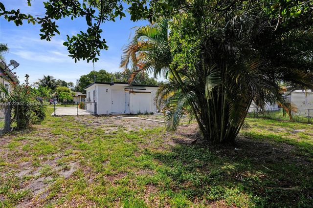 733 NW 15th Ter, Fort Lauderdale, FL 33311
