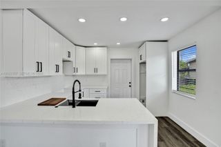 733 NW 15th Ter, Fort Lauderdale, FL 33311