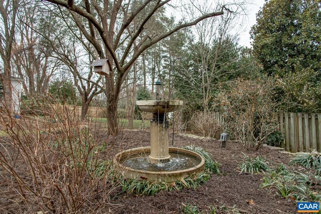 1107 RUGBY RD, Charlottesville, VA 22903