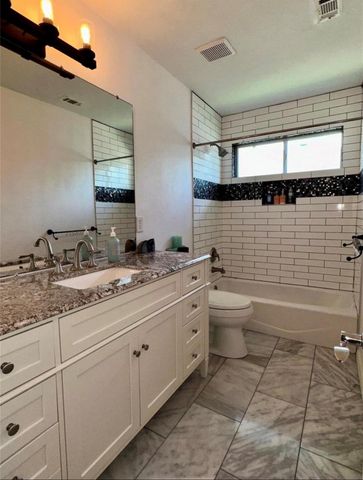 11614 Canyon Mills Drive, Houston, TX 77095