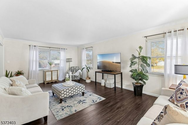 7 Concord Dr, Franklin Twp., NJ 08873