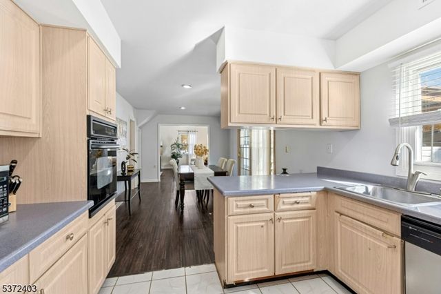 7 Concord Dr, Franklin Twp., NJ 08873