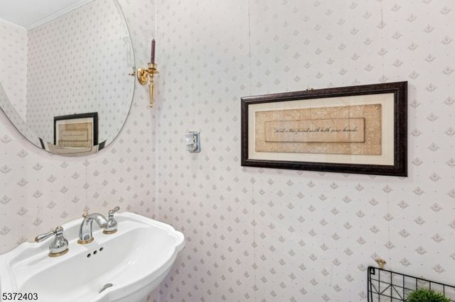 7 Concord Dr, Franklin Twp., NJ 08873