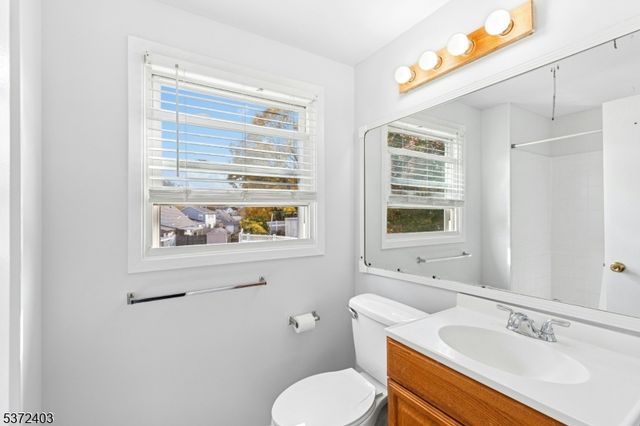 7 Concord Dr, Franklin Twp., NJ 08873