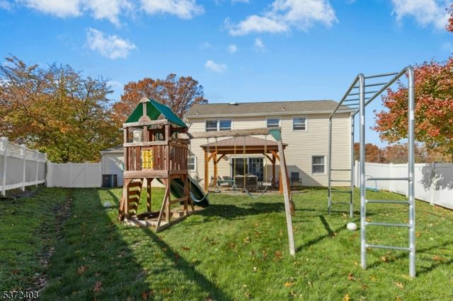 7 Concord Dr, Franklin Twp., NJ 08873