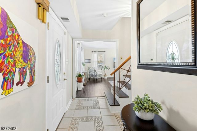 7 Concord Dr, Franklin Twp., NJ 08873