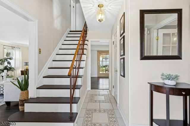 7 Concord Dr, Franklin Twp., NJ 08873