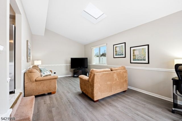 16 Ditmars Cir, Hillsborough Twp., NJ 08844