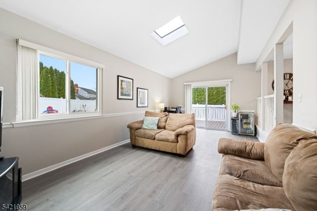 16 Ditmars Cir, Hillsborough Twp., NJ 08844