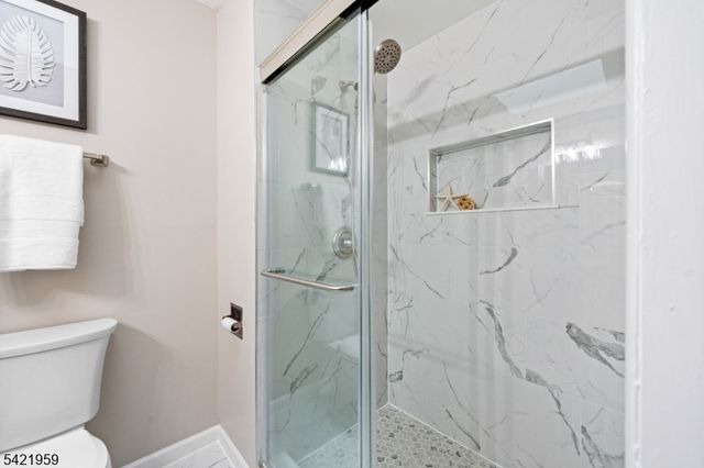 16 Ditmars Cir, Hillsborough Twp., NJ 08844