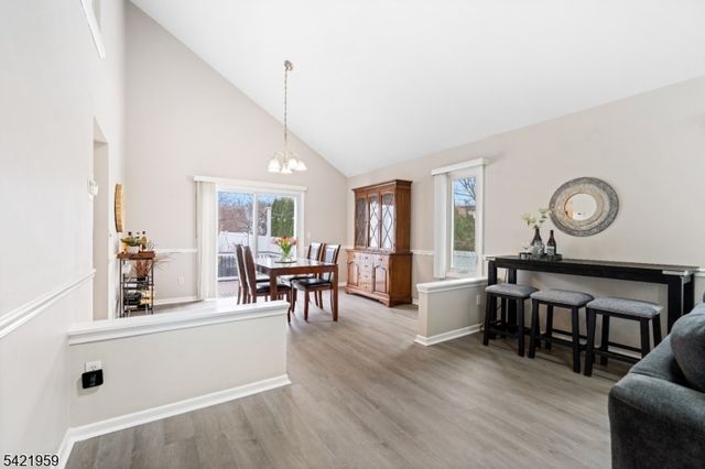 16 Ditmars Cir, Hillsborough Twp., NJ 08844