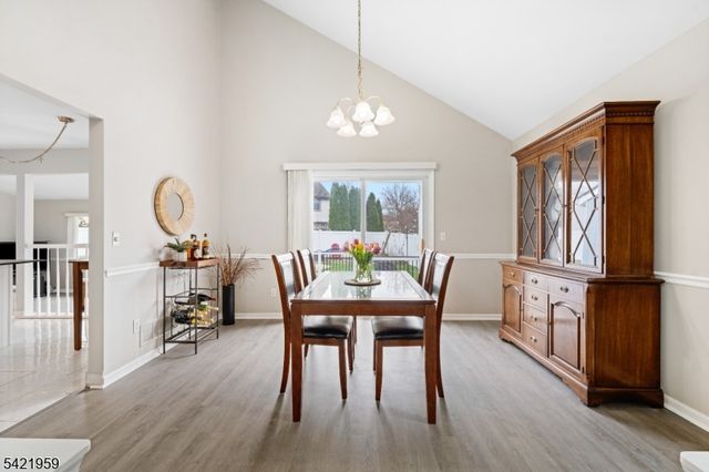 16 Ditmars Cir, Hillsborough Twp., NJ 08844