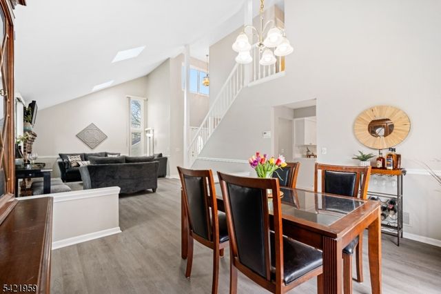 16 Ditmars Cir, Hillsborough Twp., NJ 08844