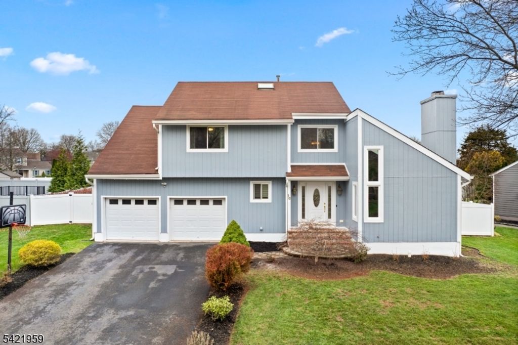 16 Ditmars Cir, Hillsborough Twp., NJ 08844