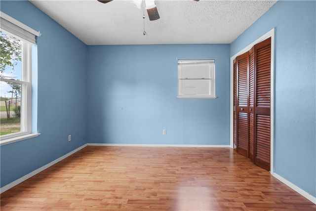 918 W 5th Street, Mcgregor, TX 76657
