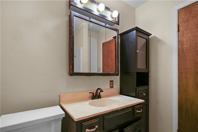 918 W 5th Street, Mcgregor, TX 76657