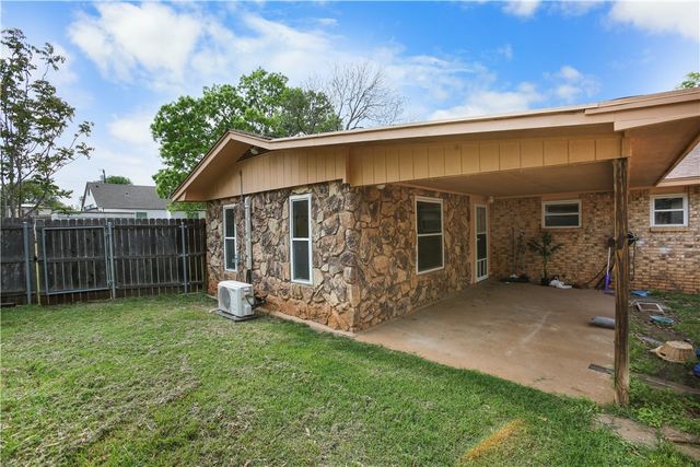 918 W 5th Street, Mcgregor, TX 76657