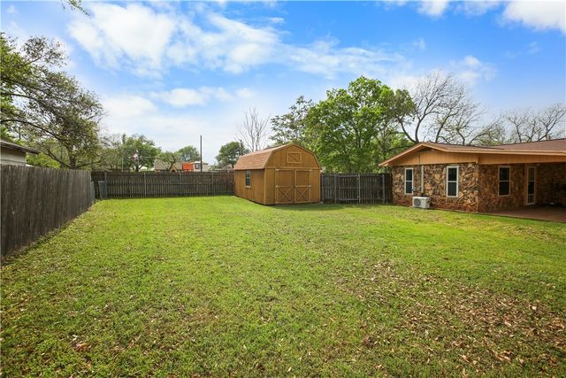 918 W 5th Street, Mcgregor, TX 76657