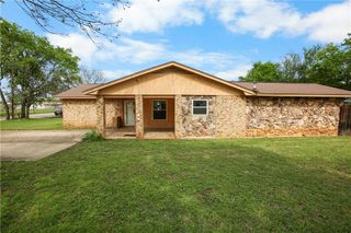 918 W 5th Street, Mcgregor, TX 76657