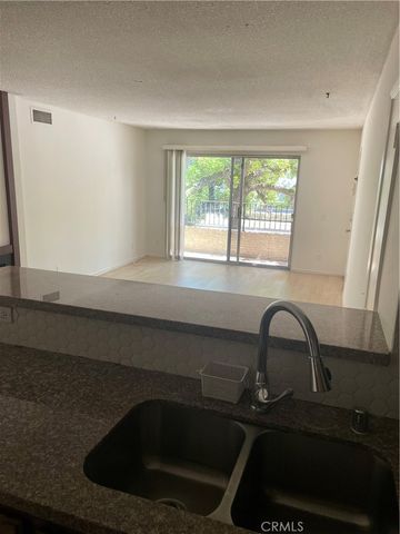 12203 Magnolia 102, Valley Village, CA 91607