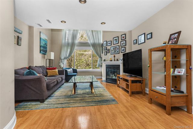 368 N Greeley Avenue, Chappaqua, NY 10514