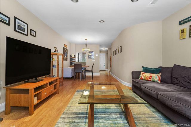 368 N Greeley Avenue, Chappaqua, NY 10514