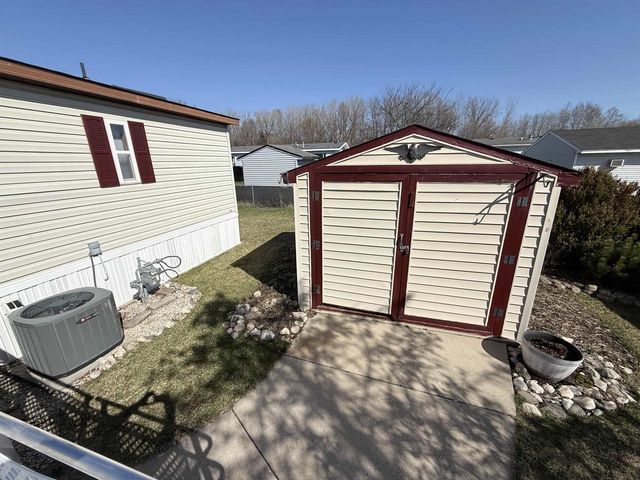 402 Opal Avenue, Lannon, WI 53046