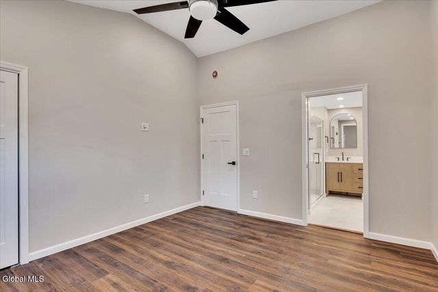 37 Greenwood Road, North Greenbush, NY 12198