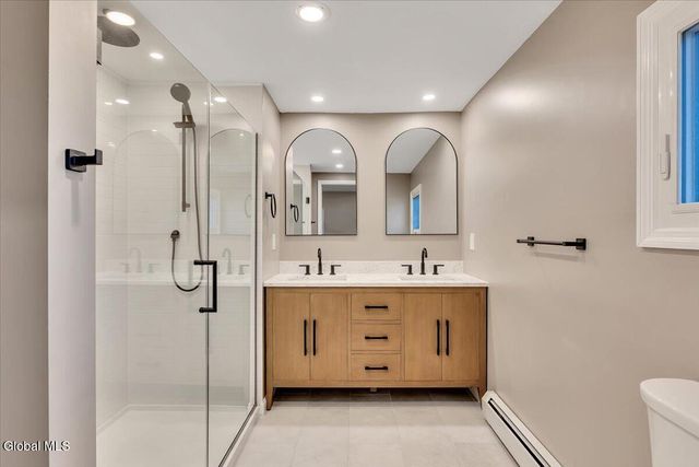 37 Greenwood Road, North Greenbush, NY 12198