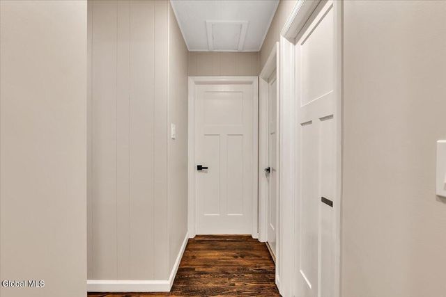 37 Greenwood Road, North Greenbush, NY 12198