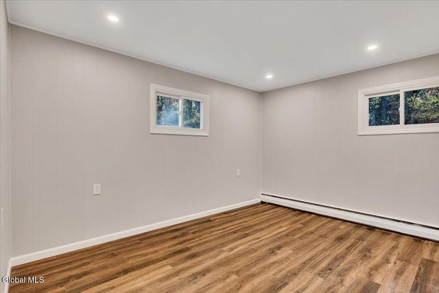 37 Greenwood Road, North Greenbush, NY 12198