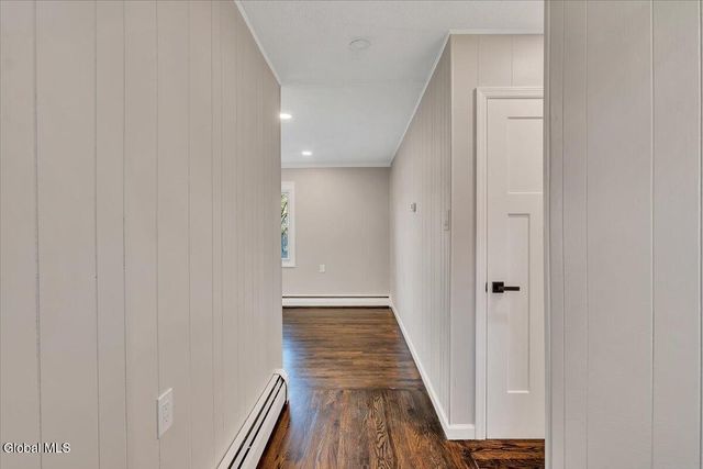 37 Greenwood Road, North Greenbush, NY 12198