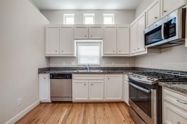 2710 Hullsmith Drive 401, Houston, TX 77063