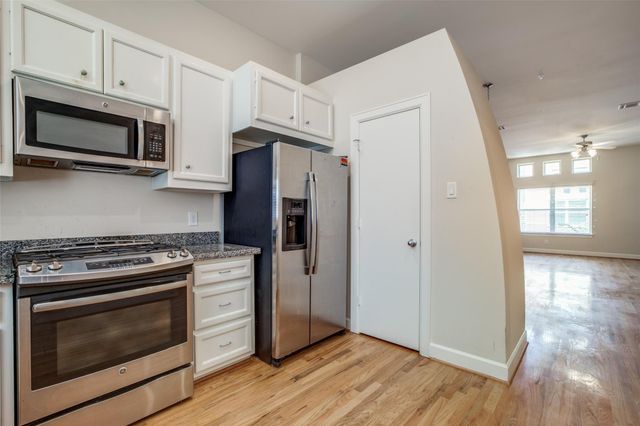 2710 Hullsmith Drive 401, Houston, TX 77063