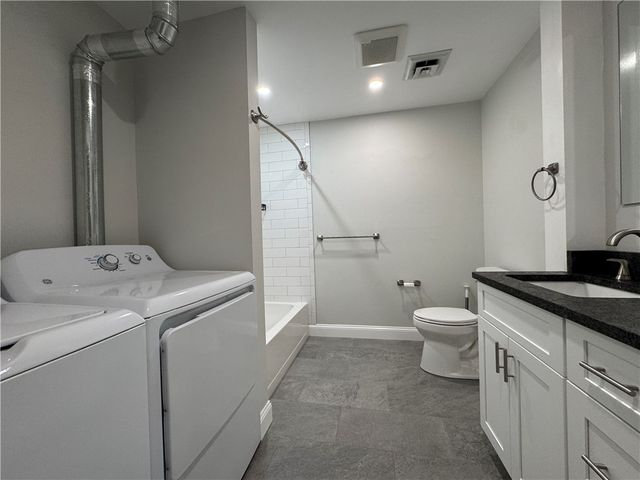 198 Thames Street 6, Newport, RI 02840