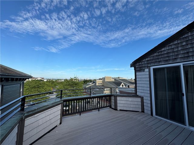 198 Thames Street 6, Newport, RI 02840