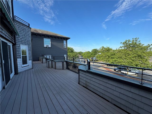 198 Thames Street 6, Newport, RI 02840