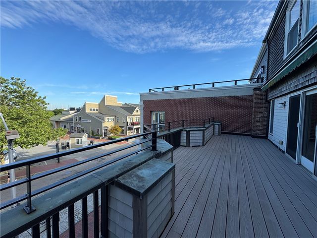 198 Thames Street 6, Newport, RI 02840