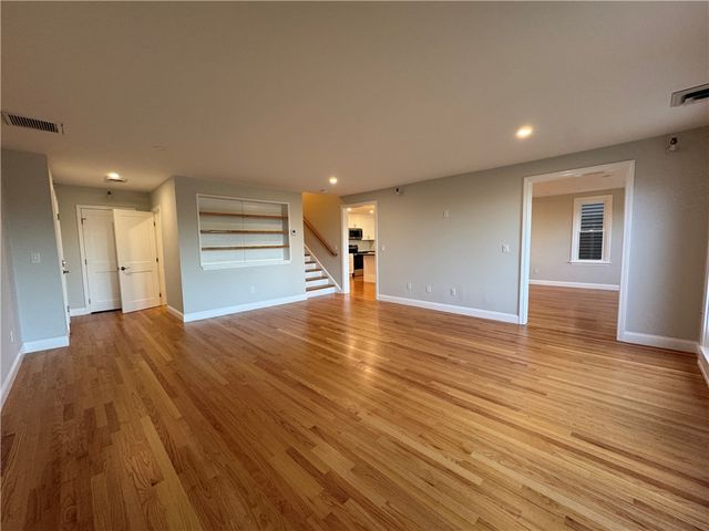 198 Thames Street 6, Newport, RI 02840